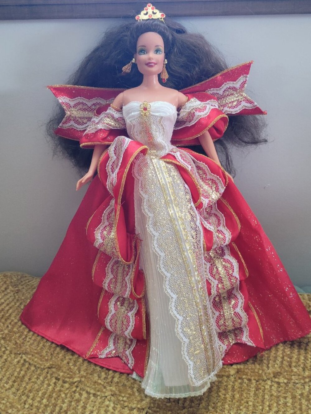Happy Holidays 1997 Barbie Doll Special Edition 10th Anniversary - No Shoes